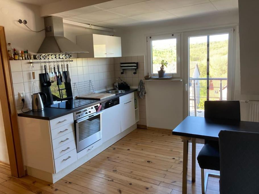 Sonnige Etagen-Wohnung, Alleinige Nutzung, Wasserbett Neunkirchen  Exterior foto