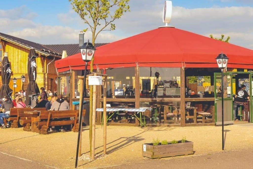 Sonnige Etagen-Wohnung, Alleinige Nutzung, Wasserbett Neunkirchen  Exterior foto