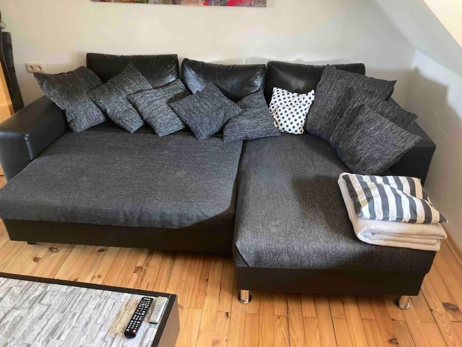 Sonnige Etagen-Wohnung, Alleinige Nutzung, Wasserbett Neunkirchen  Exterior foto